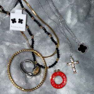 Elegant Gold and Black Jewelry Set for Ahava❤️